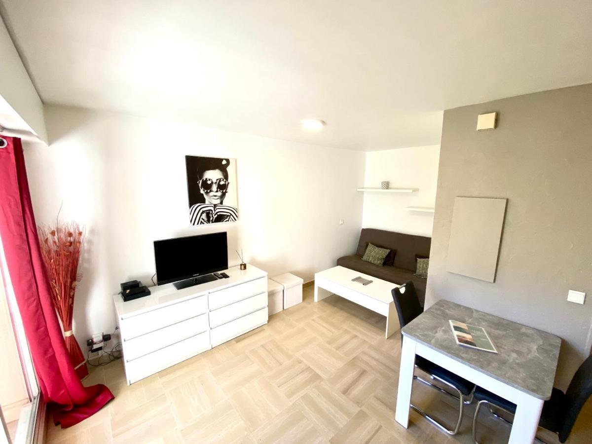 Appartement Cannes-passy - Très Beau Pour 4 Pers - Piscine Dans Résidence - Parking Privé - Jardin
